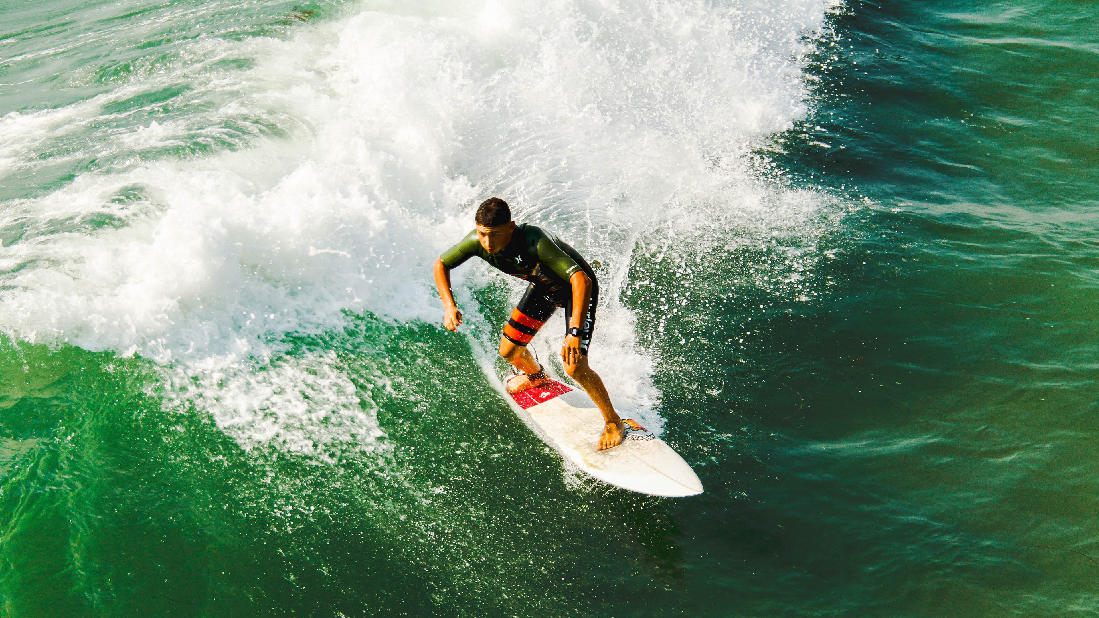 戈麦斯一剑封喉，利物浦一波流击溃沙特豪门